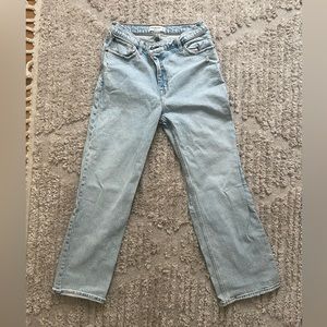 Abercrombie 90s Relaxed High Rise Jean / Never Worn, no tags